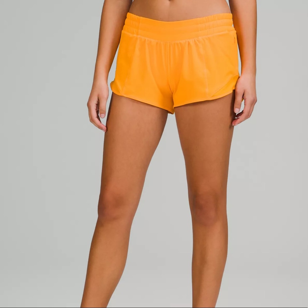 lululemon clementine hotty hot shorts 2.5”
